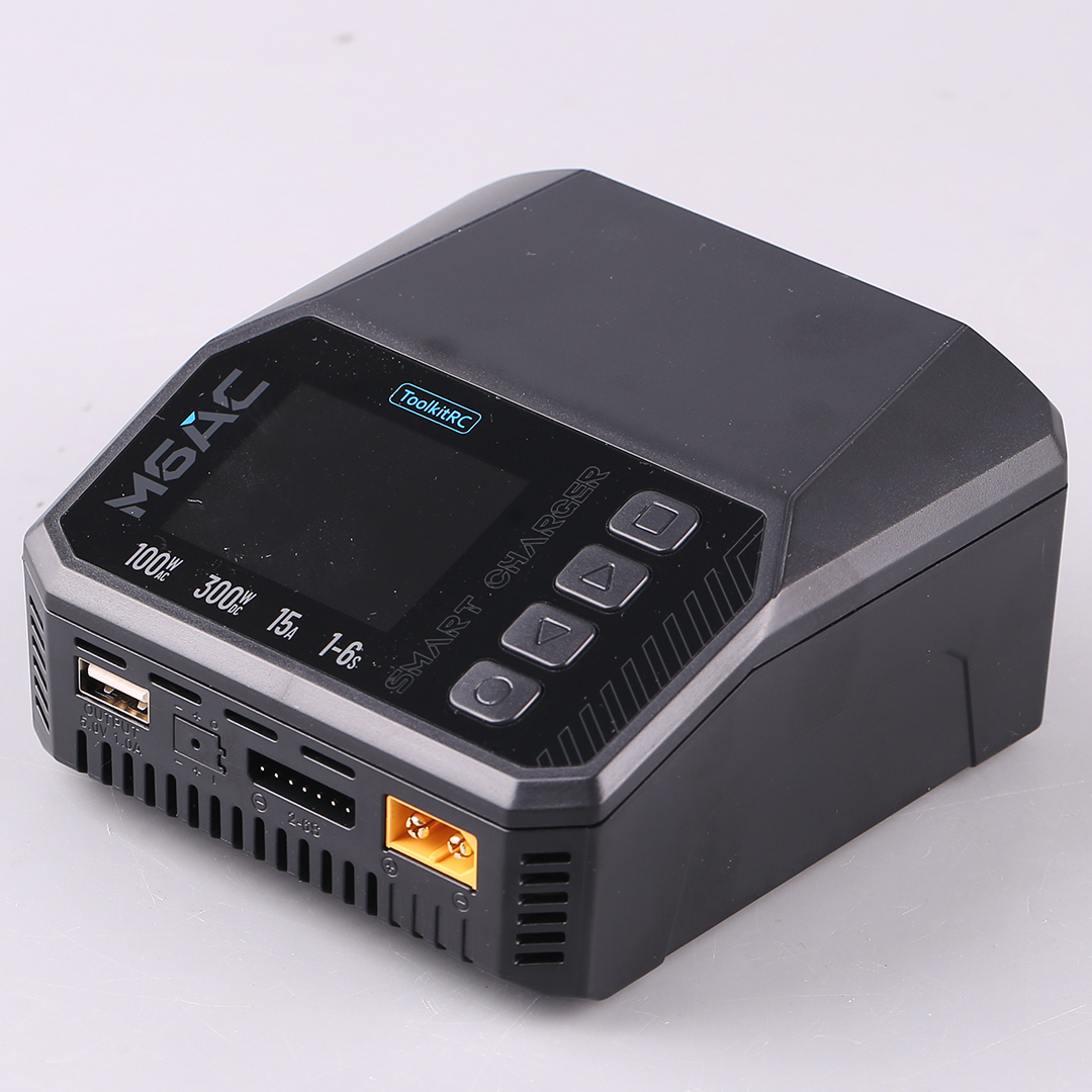 ToolkitRC M6AC 15A 300W Multif - Rc Hobby Charger recension och pris